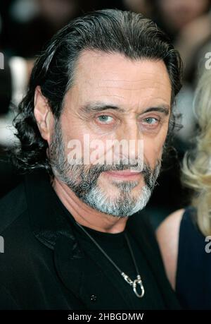 Ian McShane arriva alla premiere britannica dei Pirati dei Caraibi di Stranger Tides al Vue Cinema di Westfield Shopping Centre nel centro di Londra. Foto Stock