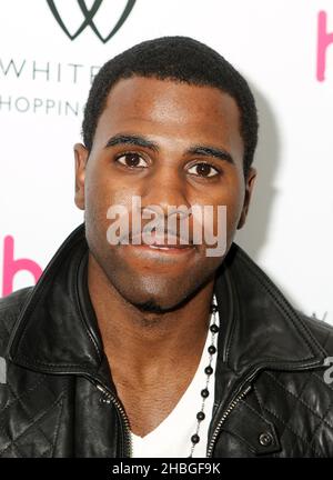 Jason Derulo celebra l'uscita del suo nuovo singolo "Do't Wanna Go Home" presso il Whiteley's Shopping Centre di Queensway, Londra. Foto Stock