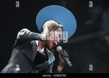 Grace Jones esegue il backstage al Wireless Festival di Hyde Park a Londra il 03 luglio 2011. Grace Jones suona al Wireless Festival di Hyde Park a Londra il 03 luglio 2011. Foto Stock