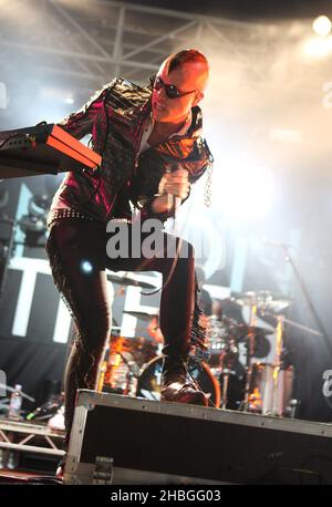 Tyler Glenn of Neon Trees si esibirà al Wireless Festival di Hyde Park a Londra il 03 luglio 2011. Foto Stock