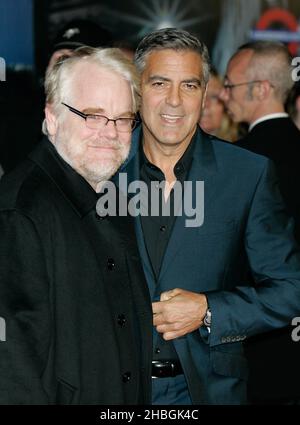 George Clooney arriva alla prima per "The IDES of March" all'Odeon Leicester Square come parte del 55th BFI London Film Festival. Foto Stock