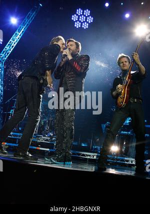 John Taylor, Simon le Bon e Dom Brown di Duran Duran si esibiscono all'Arena 02 di Londra. Foto Stock