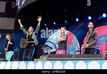 Chris Martin e Coldplay suonano al Capital Summertime Ball al Wembley StadiumLondon il 9 giugno 2012. Foto Stock