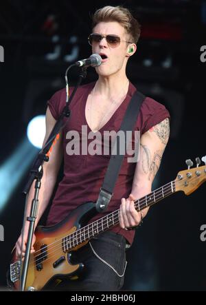 Ryan Fletcher di Lawson suona sul palco ai BT River Concerts di Hyde Park a Londra. Foto Stock