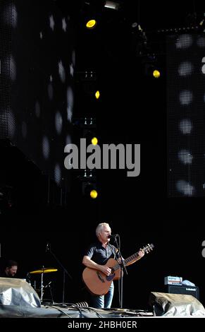 Nik Kershaw si esibisce sul palco al BT London Live ai Giochi Olimpici di Hyde Park nel centro di Londra. Foto Stock