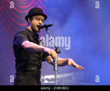 Justin Timberlake ha fatto notizia e si esibisce sul palco al Wireless Festival Day 1 all'Olympia Park, Stratford, nella zona est di Londra. Foto Stock