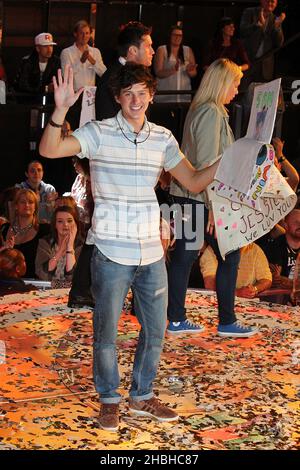 Sam Evans lascia la Big Brother Final agli Elstree Studios di Borehamwood, Herts. Foto Stock