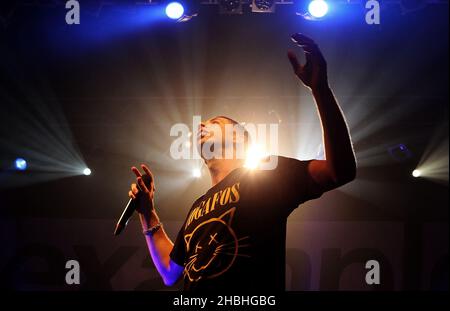 L'esempio di Elliot John Glave si esibisce sul palco a Koko, Camden a Londra. Foto Stock