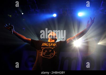 L'esempio di Elliot John Glave si esibisce sul palco a Koko, Camden a Londra. Foto Stock