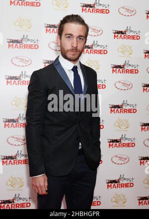 Philip McGinley partecipa allo screening di Gala del Regno Unito di quasi sposato al Mayfair Hotel di Londra. Foto Stock