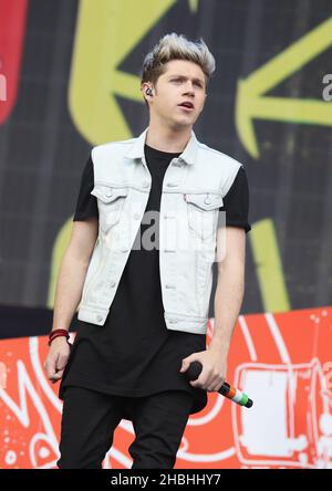 Niall Horan of One Direction si esibisce sul palco durante il BBC radio 1 Big Weekend Festival a Glasgow, Scozia. Foto Stock