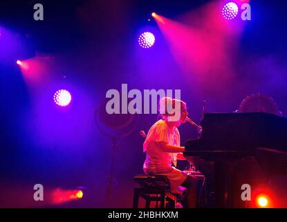 Agnes Obel si esibisce al Somerset House Series presso la Somerset House di Londra. Foto Stock