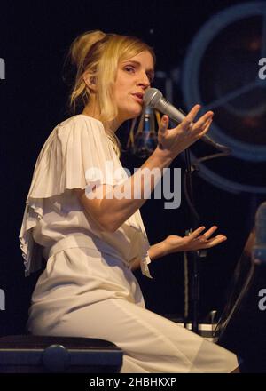 Agnes Obel si esibisce al Somerset House Series presso la Somerset House di Londra. Foto Stock