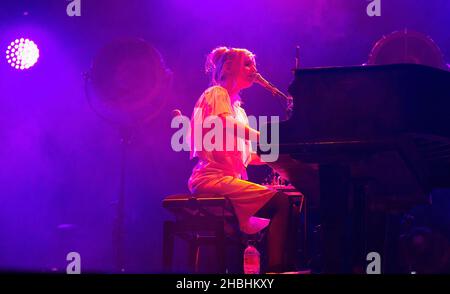 Agnes Obel si esibisce al Somerset House Series presso la Somerset House di Londra. Foto Stock