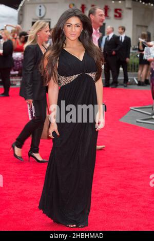 Casey Batchelor frequenta la prima mondiale degli Expendables 3 all'Odeon di Leicester Square, Londra. Foto Stock