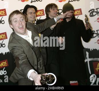 I Capi Kaiser nella sala stampa ai Brit Awards 2006 di Earls Court, Londra. Foto Stock