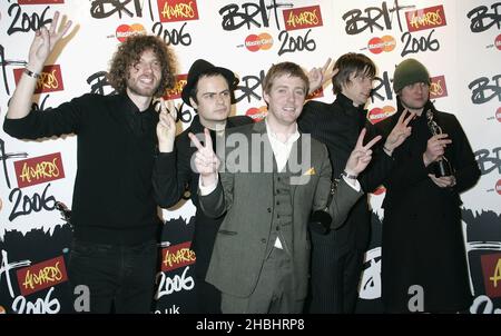 I Capi Kaiser nella sala stampa ai Brit Awards 2006 di Earls Court, Londra. Foto Stock