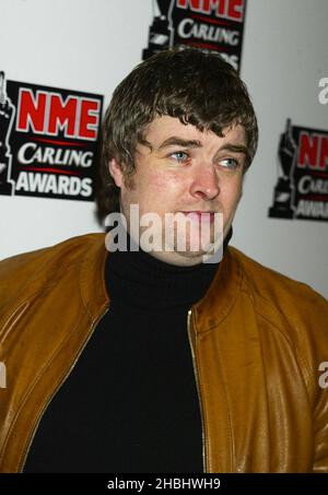 Paul Gallagher al NME Carling Awards 2003 tenuto a po Na Na a Hammersmith London. Mezza lunghezza. Foto Stock