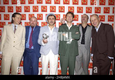 Kevin Roland con Dexys Midnight Runners al Q Awards al Park Lane Hotel di Londra. Foto Stock