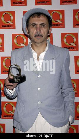 Kevin Roland di Dexys Midnight Runners al Q Awards al Park Lane Hotel di Londra. Foto Stock