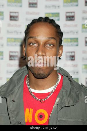 Lemar partecipa al lancio della grande iniziativa musicale e benefica "Passport Back to the Bar" al London Bar Fly Foto Stock