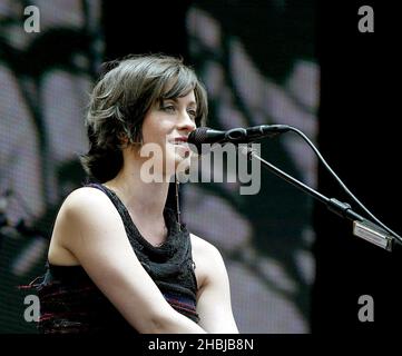 Alanis Morissette si esibisce al Princes Trust Capital FM Party nel Park di Hyde Park a Londra. Foto Stock