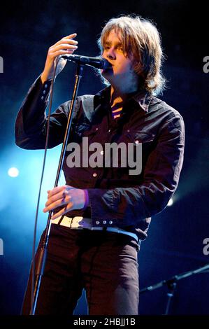 LONDRA - APRILE 7: Keane si esibirà sul palco al quarto di una serie di 5 concerti di beneficenza in aiuto del Teenage Cancer Trust, presso la Royal Albert Hall il 7 aprile 2005 a Londra. Foto Stock