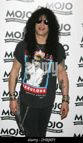 Slash arriva al MOJO Honors List 2005, il secondo premio annuale della rivista musicale, al Porchester Hall di Londra. Foto Stock