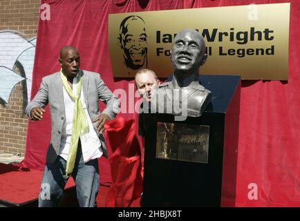 Ian Wright filma uno schizzo per il progetto Friday Night. Foto Stock