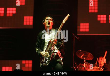 Matt Bellamy di Muse suona al Reading Festival, a Reading il 26 agosto 2006. Intrattenimento. Foto Stock