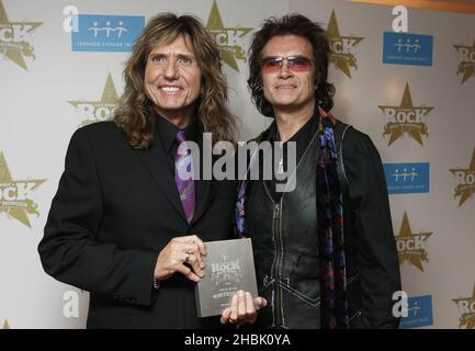 David Coverdale e Glen Hughes di Whitesnake al Classic Rock Roll of Honor al Langham Hotel il 6 2006 novembre a Londra. Foto Stock