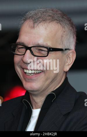 Il leggendario produttore di musica americano Tony Visconti durante una sessione di firma per il suo libro "Bowie, Bolan and the Brooklyn Boy", ad Harrods nel centro di Londra, 7 febbraio 2007. Foto Stock