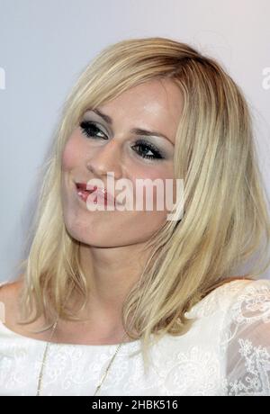 Natasha Bedingfield arriva al BlackBerry Summer Party presso i Kensington Roof Gardens nel centro di Londra, 15 maggio 2007. Foto Stock