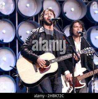 James Blunt si esibisce durante il concerto di beneficenza al Wembley Stadium di Londra. Foto Stock