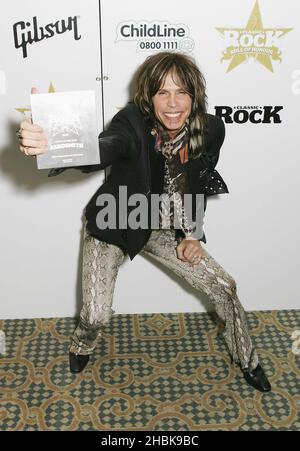 Steven Tyler of Aerosmith riceve il premio per Aerosmith presso Hyde Park Calling, evento dell'anno al Classic Rock Awards presso il Landmark Hotel di Londra. Foto Stock