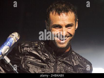 Marti Pellow e Wet Wet Wet Wet si esibiscono sul palco alla Wembley Arena di Londra. Foto Stock