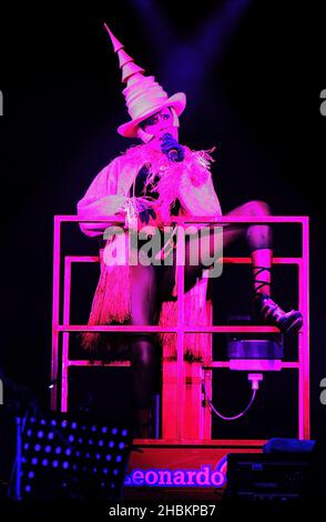 Grace Jones suona alla Somerset House di Londra. Foto Stock