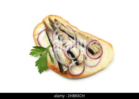 Delizioso panino con spratti isolati su sfondo bianco Foto Stock