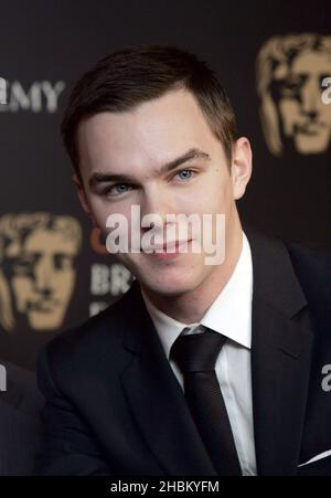 Il candidato Nicholas Hoult è visto all'annuncio delle nomine dell'Orange Rising Star Award presso la sede BAFTA di Piccadilly, Londra. Foto Stock