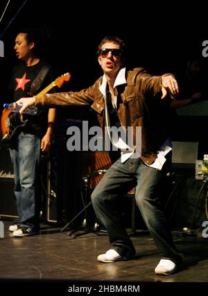 Richard Ashcroft suona con la sua nuova band, le Nazioni Unite del suono al Shepherd's Bush Empire di Londra Foto Stock