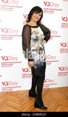 Arlene Phillips al VQ Learner of the Year Awards, presso il Royal Horticultural Halls di Londra il 23 giugno 2010. Foto Stock