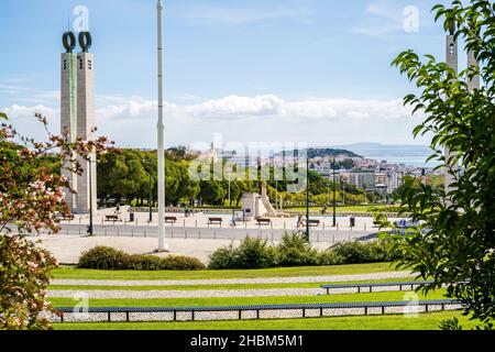 Amalia Rodrigues giardino con una vista epica di Lisbona, capitale del Portogallo Foto Stock