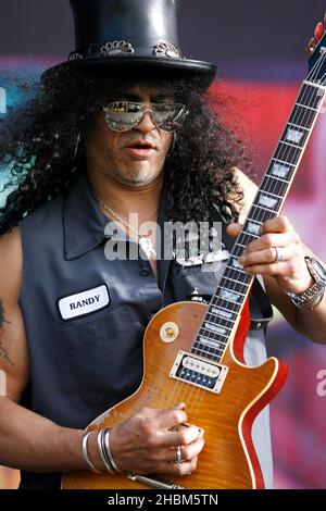 Slash si esibisce dal vivo al Wireless Festival tenutosi ad Hyde Park a Londra. Foto Stock