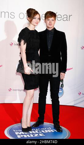 Sophie Ellis Bextor e il marito Richard Jones arrivano al Barclaycard Mercury Prize Awards a Londra Foto Stock