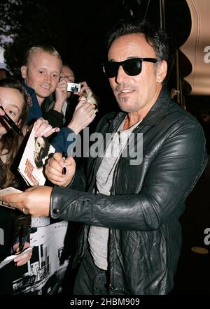 Bruce Springsteen frequenta la Premiere della promessa: The Making of Darkness on the Edge of Town, al BFI Theatre, Southbank, Londra. Foto Stock