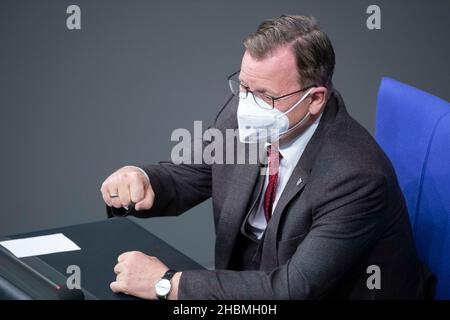 Bodo RAMELOW, Die Linke, primo Ministro della Turingia, sessione plenaria del Bundestag tedesco 5th con elezione e giuramento del Cancelliere federale e dei ministri federali, Bundestag tedesco a Berlino, Germania, il 8th dicembre 2021 Foto Stock