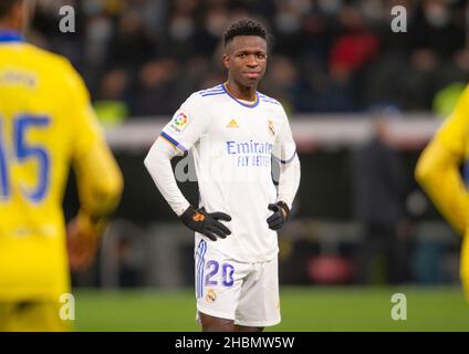 Estadio Santiago Bernabeu, Madrid, Spagna. 19th Dic 2021. Men's la Liga Santander, Real Madrid CF versus Cadice CF; Vinicius del Real Madrid Credit: Action Plus Sports/Alamy Live News Foto Stock