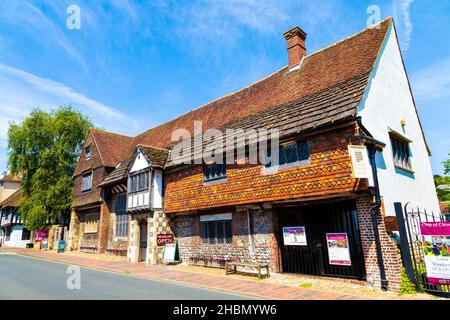 Esterno del 16th secolo, con struttura in legno Anne of Cleves House Museum a Lewes, East Sussex, Regno Unito Foto Stock