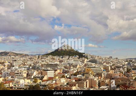 Lycabettus collina, vista da plaka Atene Foto Stock