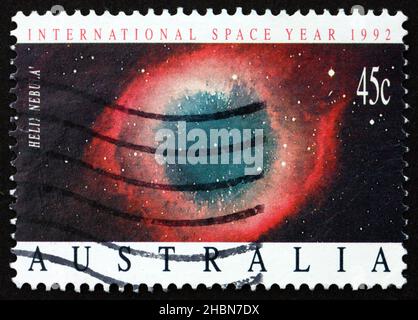 AUSTRALIA - CIRCA 1992: Un francobollo stampato in Australia mostra Helix Nebula, Planetary Nebula, International Space Year, circa 1992 Foto Stock